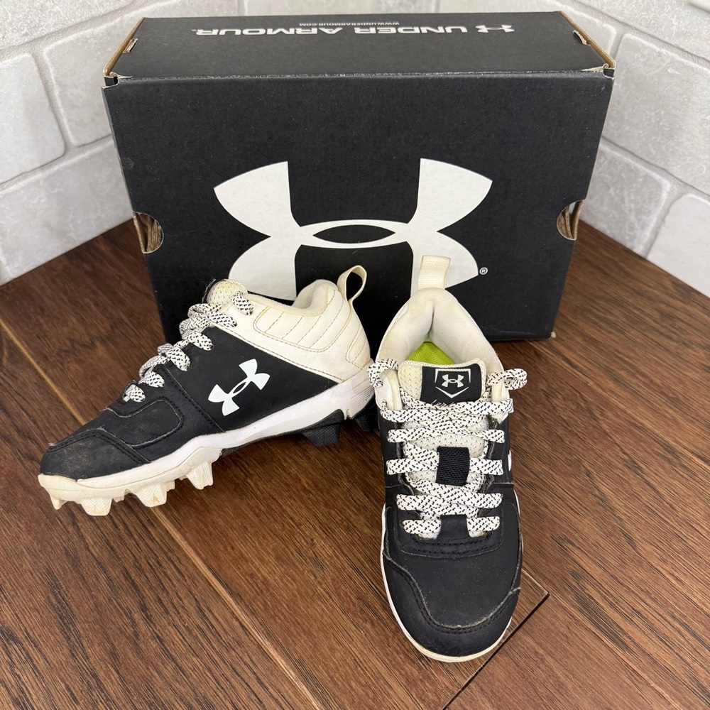 Toddler boy size 10 Under Armour baseball Cleats
